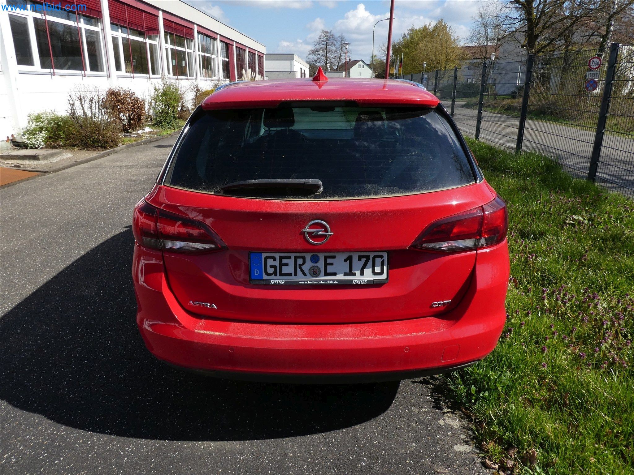 Machines de moulage par injection, machines CNC & lignes d'assemblage pour les éléments chauffants et les composants automobiles-15
