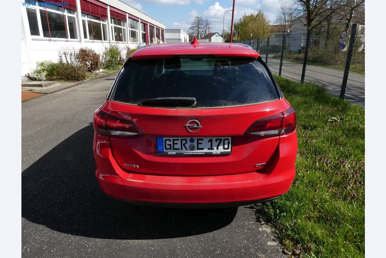 Machines de moulage par injection, machines CNC & lignes d'assemblage pour les éléments chauffants et les composants automobiles-15