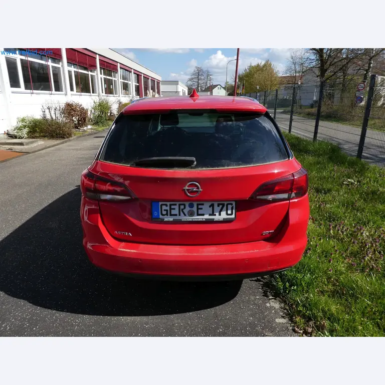 Machines de moulage par injection, machines CNC & lignes d'assemblage pour les éléments chauffants et les composants automobiles-15