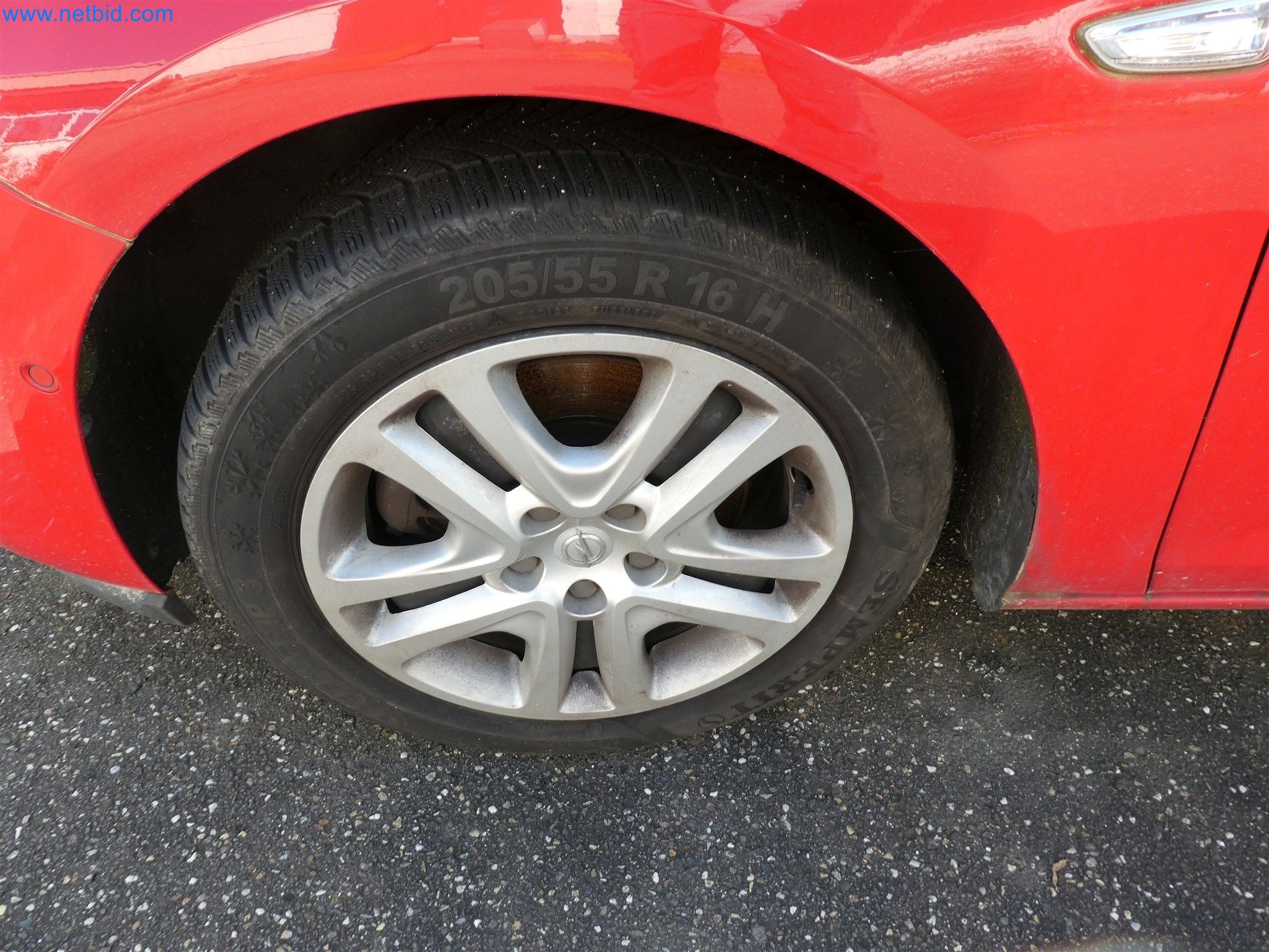 Machines de moulage par injection, machines CNC & lignes d'assemblage pour les éléments chauffants et les composants automobiles-16