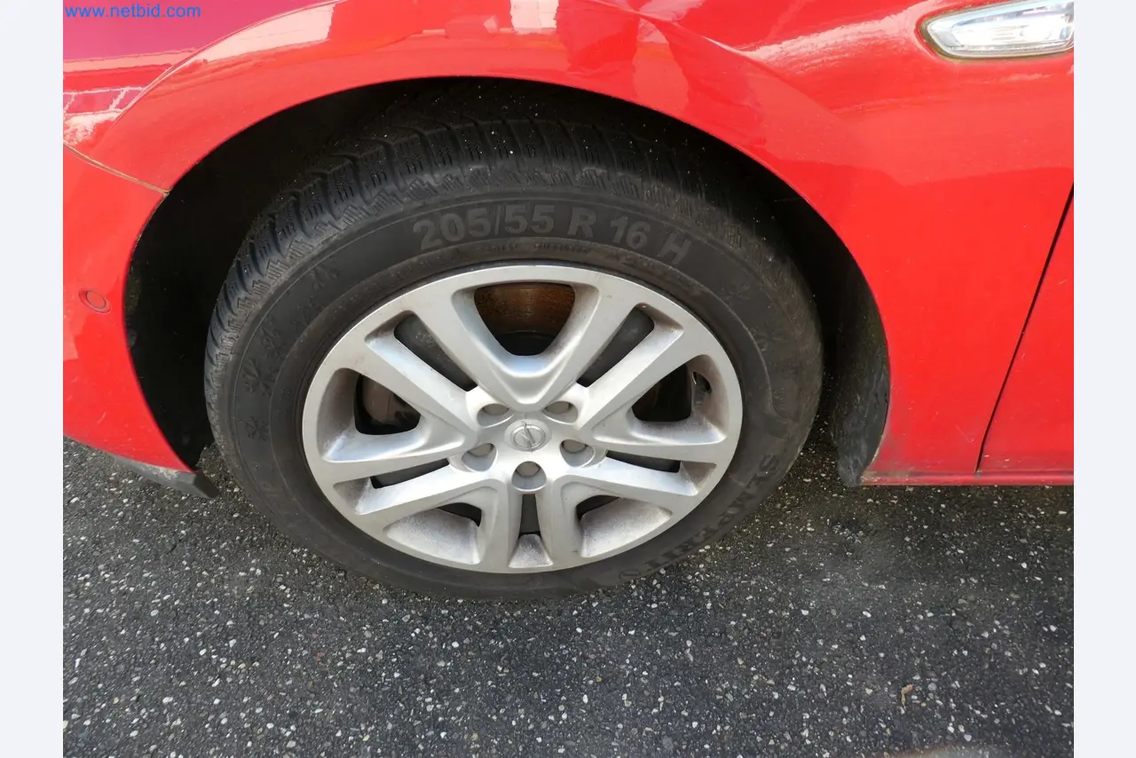 Machines de moulage par injection, machines CNC & lignes d'assemblage pour les éléments chauffants et les composants automobiles-16