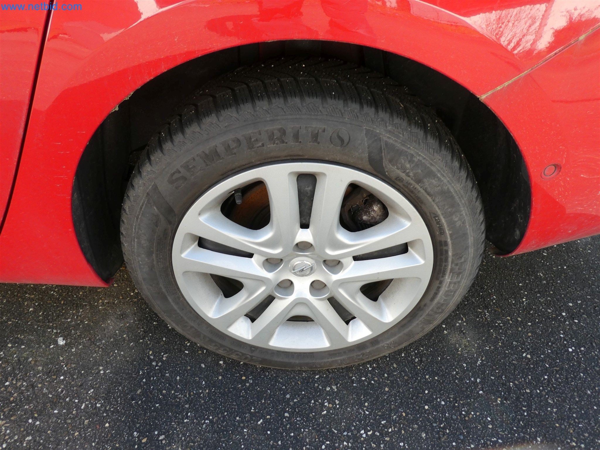 Machines de moulage par injection, machines CNC & lignes d'assemblage pour les éléments chauffants et les composants automobiles-17