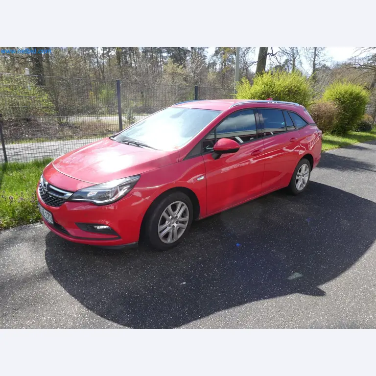 Machines de moulage par injection, machines CNC & lignes d'assemblage pour les éléments chauffants et les composants automobiles-1