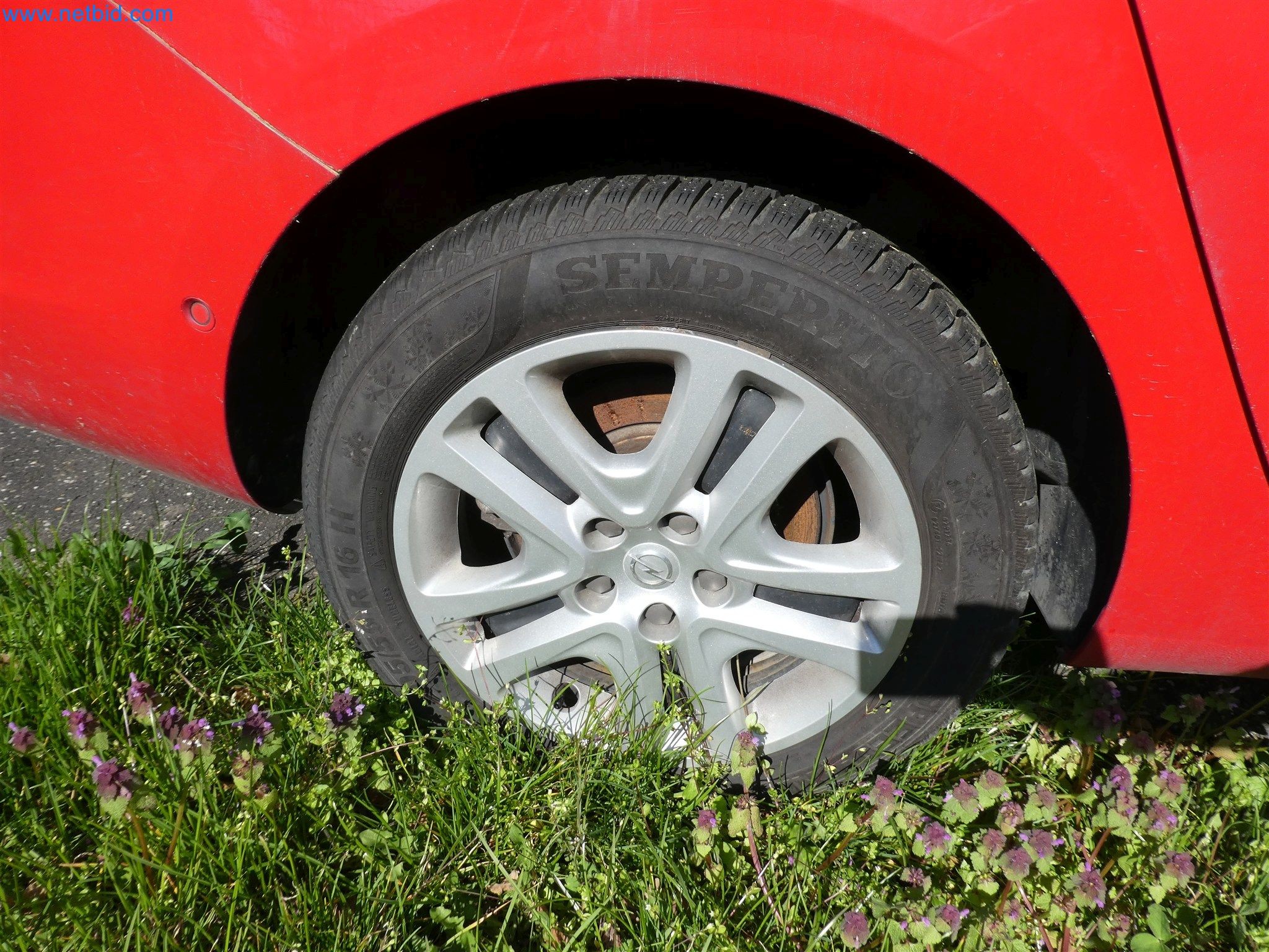 Machines de moulage par injection, machines CNC & lignes d'assemblage pour les éléments chauffants et les composants automobiles-2