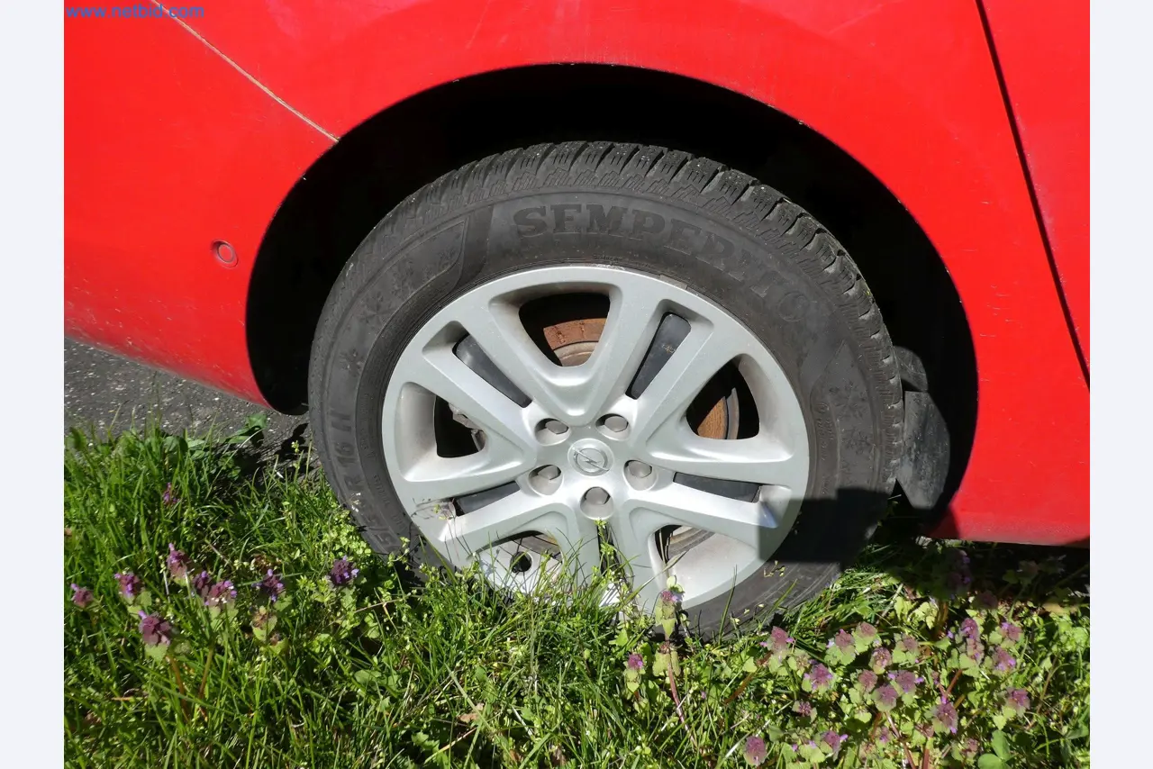 Machines de moulage par injection, machines CNC & lignes d'assemblage pour les éléments chauffants et les composants automobiles-2