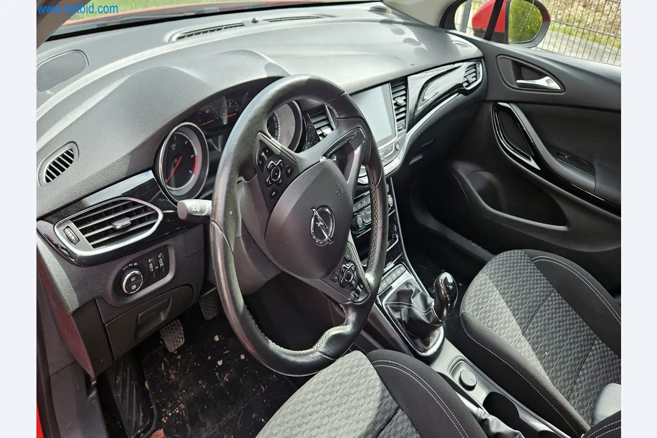 Machines de moulage par injection, machines CNC & lignes d'assemblage pour les éléments chauffants et les composants automobiles-4