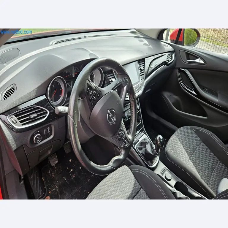 Machines de moulage par injection, machines CNC & lignes d'assemblage pour les éléments chauffants et les composants automobiles-4