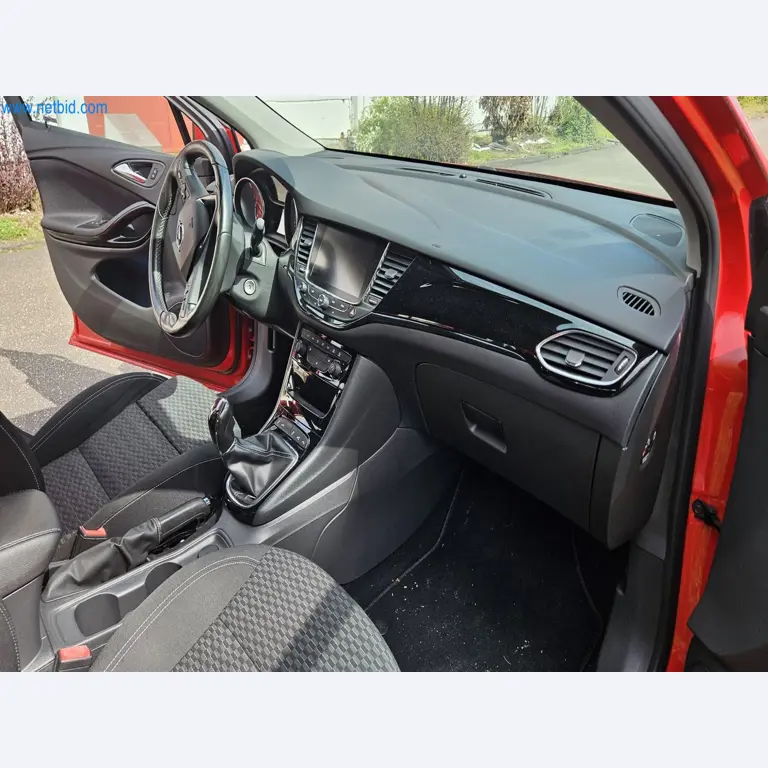 Machines de moulage par injection, machines CNC & lignes d'assemblage pour les éléments chauffants et les composants automobiles-5