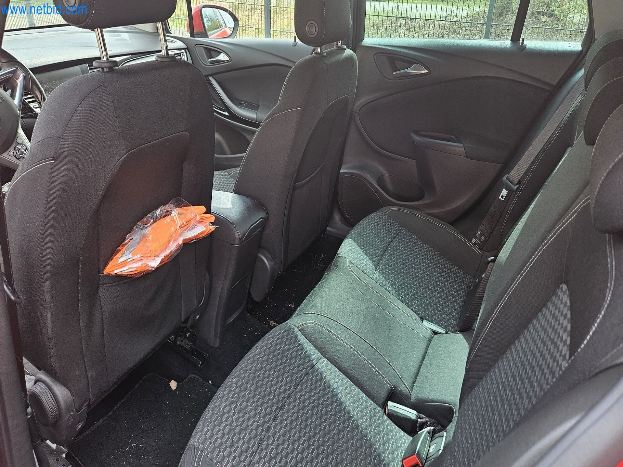 Machines de moulage par injection, machines CNC & lignes d'assemblage pour les éléments chauffants et les composants automobiles-8