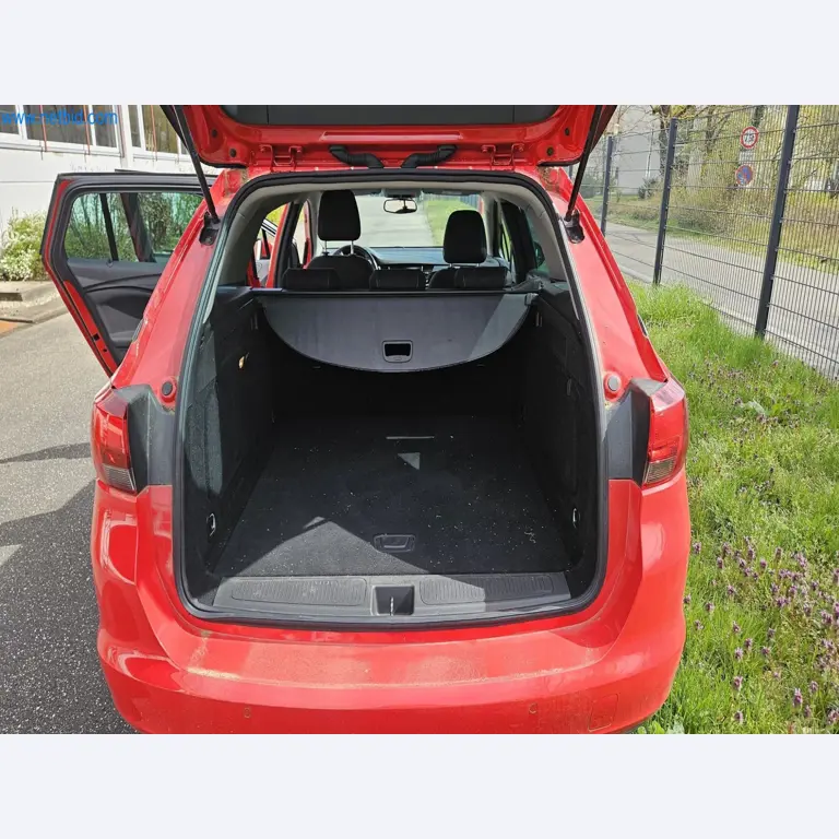 Machines de moulage par injection, machines CNC & lignes d'assemblage pour les éléments chauffants et les composants automobiles-9