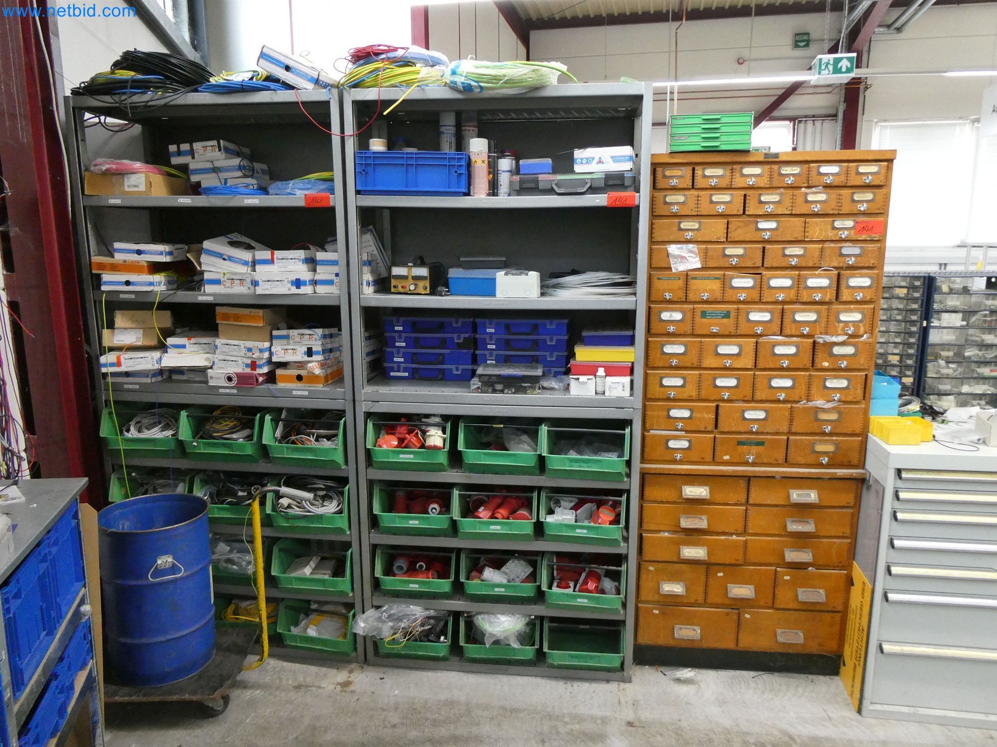 Máquinas de moldeo por inyección, máquinas CNC y líneas de montaje para elementos calefactores y componentes de automoción-3