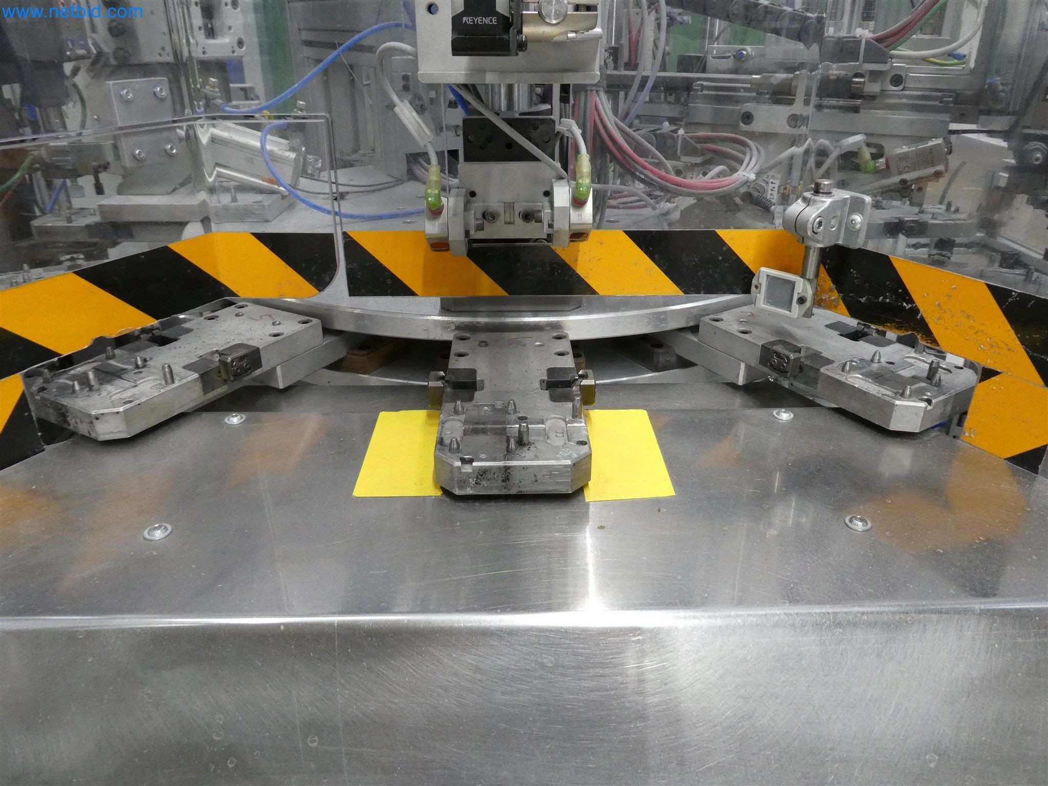 Machines de moulage par injection, machines CNC & lignes d'assemblage pour les éléments chauffants et les composants automobiles-10