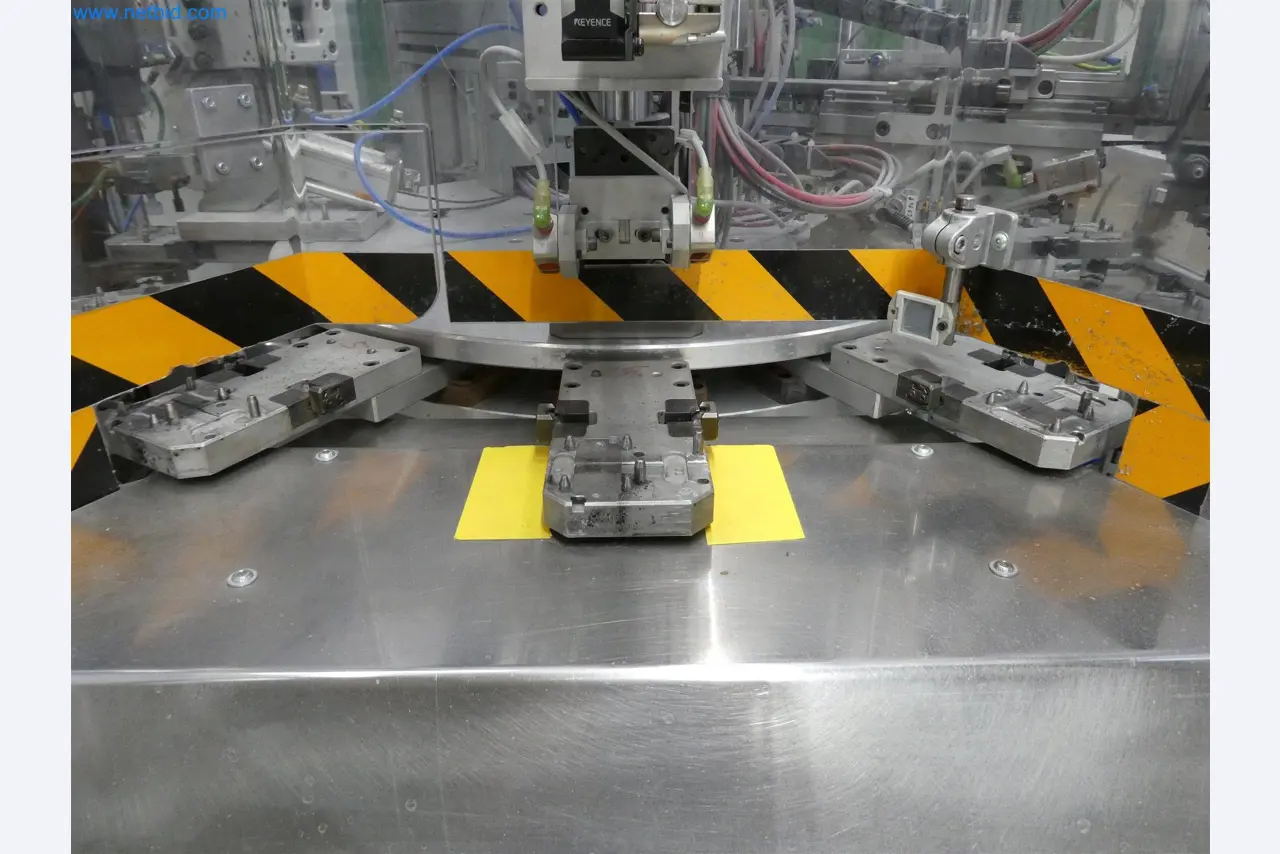 Machines de moulage par injection, machines CNC & lignes d'assemblage pour les éléments chauffants et les composants automobiles-10