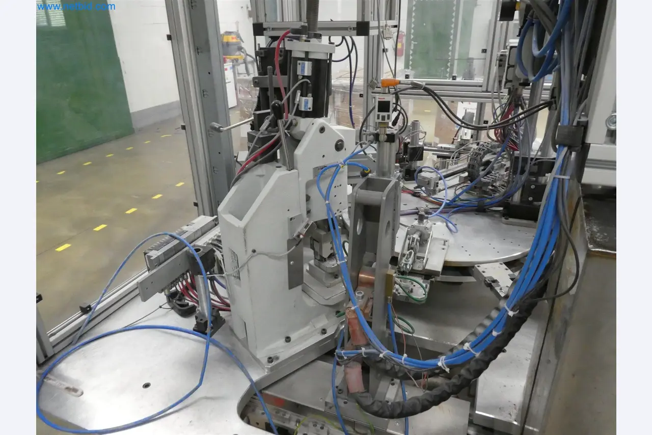 Machines de moulage par injection, machines CNC & lignes d'assemblage pour les éléments chauffants et les composants automobiles-14