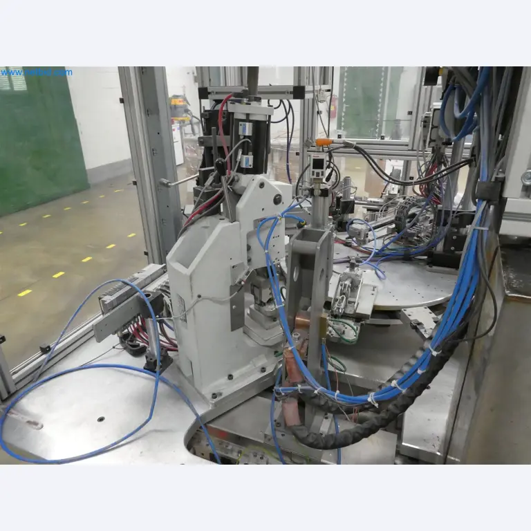 Machines de moulage par injection, machines CNC & lignes d'assemblage pour les éléments chauffants et les composants automobiles-14