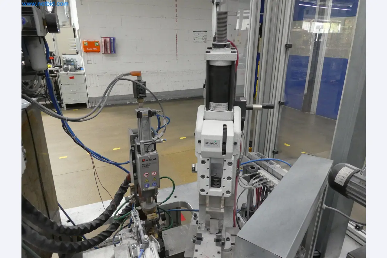 Machines de moulage par injection, machines CNC & lignes d'assemblage pour les éléments chauffants et les composants automobiles-2