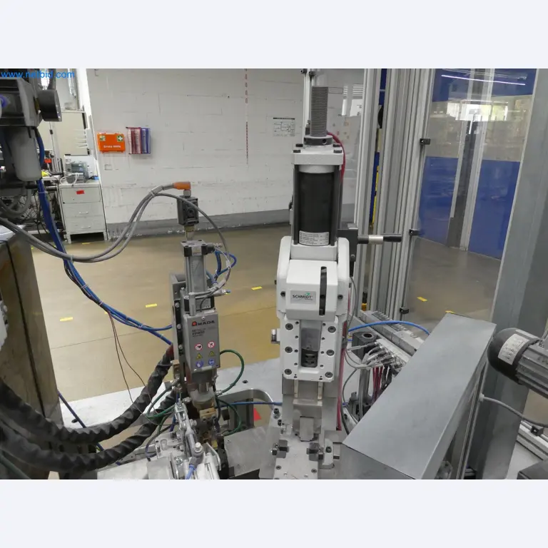 Machines de moulage par injection, machines CNC & lignes d'assemblage pour les éléments chauffants et les composants automobiles-2