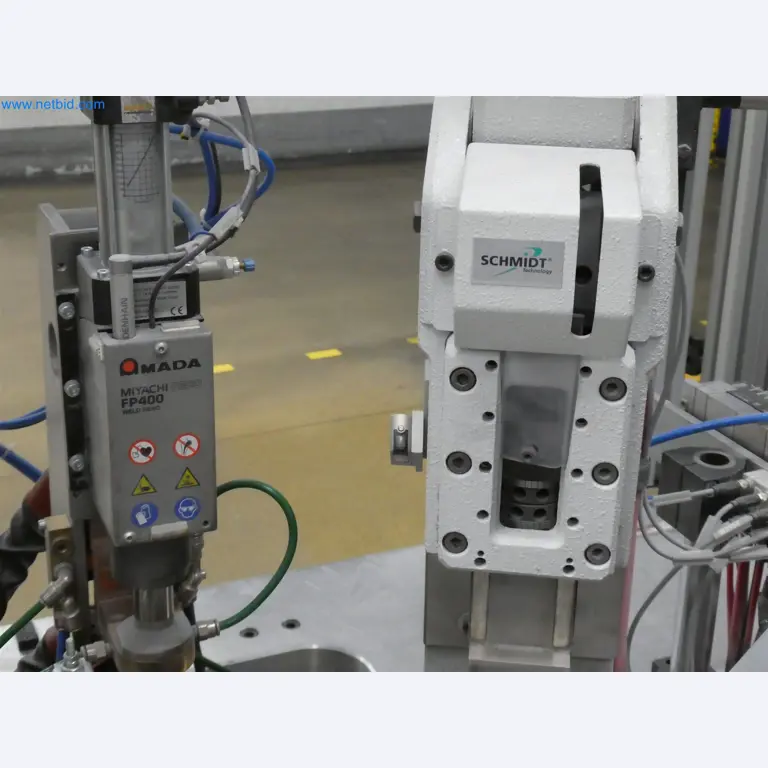 Machines de moulage par injection, machines CNC & lignes d'assemblage pour les éléments chauffants et les composants automobiles-3