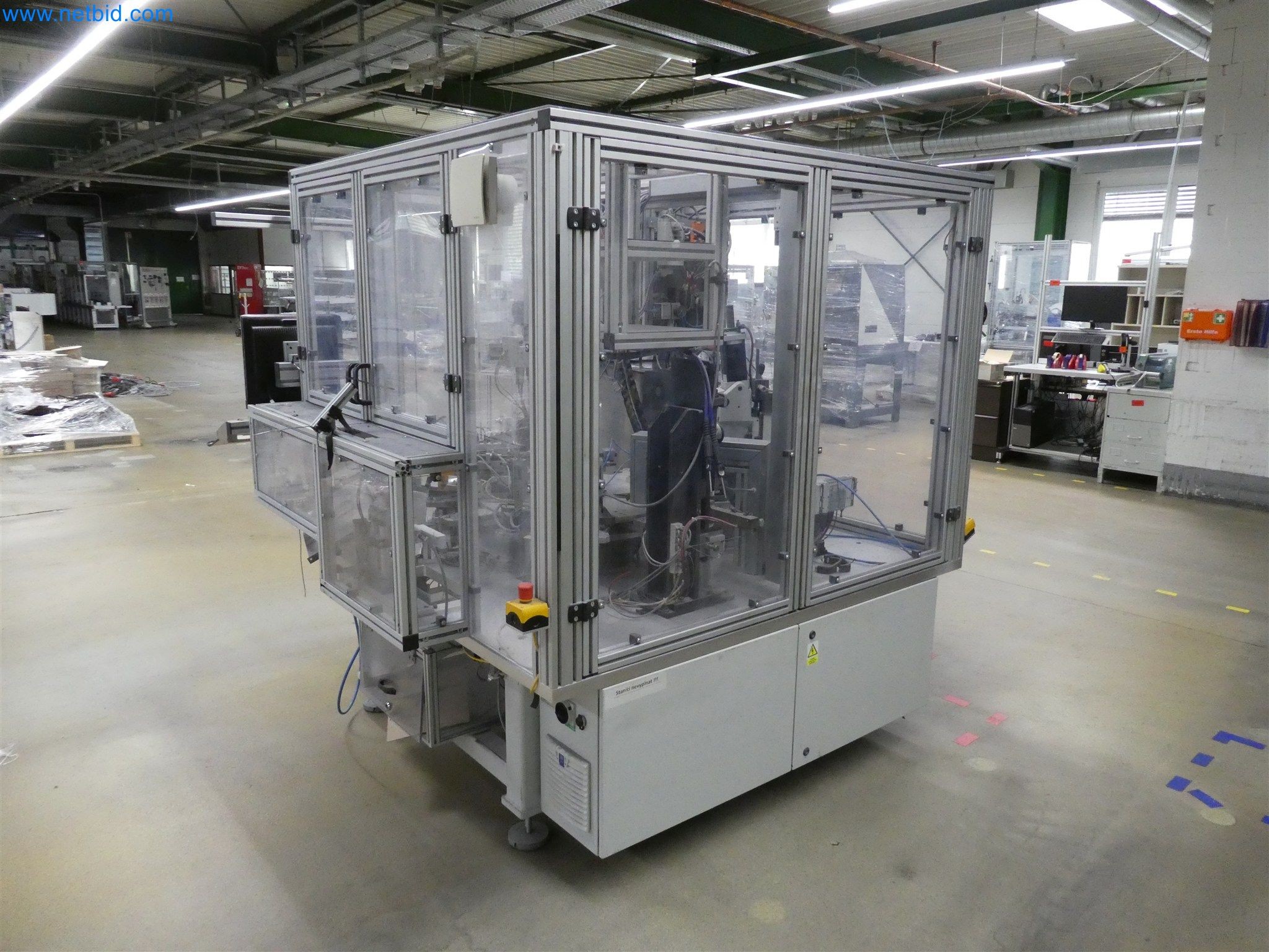 Machines de moulage par injection, machines CNC & lignes d'assemblage pour les éléments chauffants et les composants automobiles-8