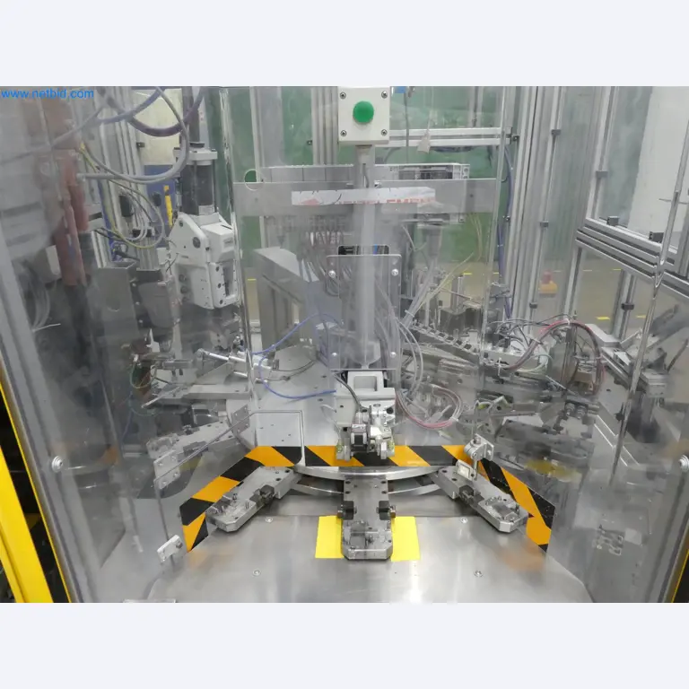 Machines de moulage par injection, machines CNC & lignes d'assemblage pour les éléments chauffants et les composants automobiles-9