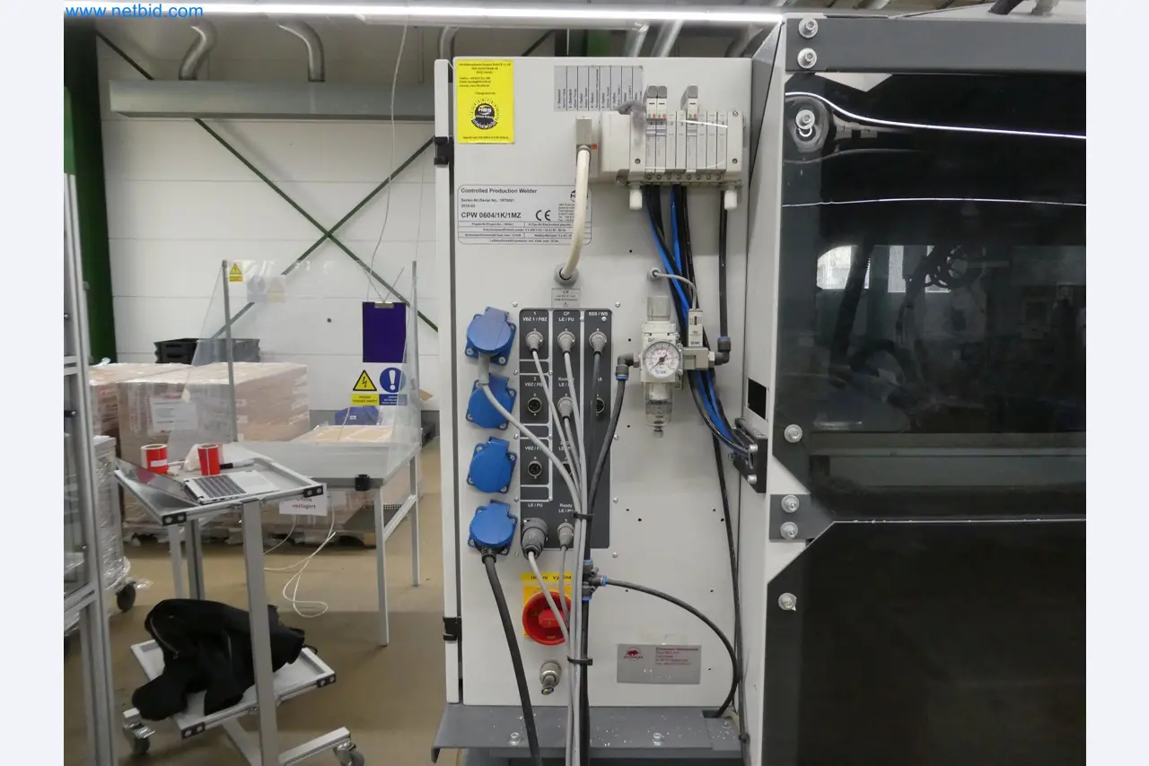 Machines de moulage par injection, machines CNC & lignes d'assemblage pour les éléments chauffants et les composants automobiles-2