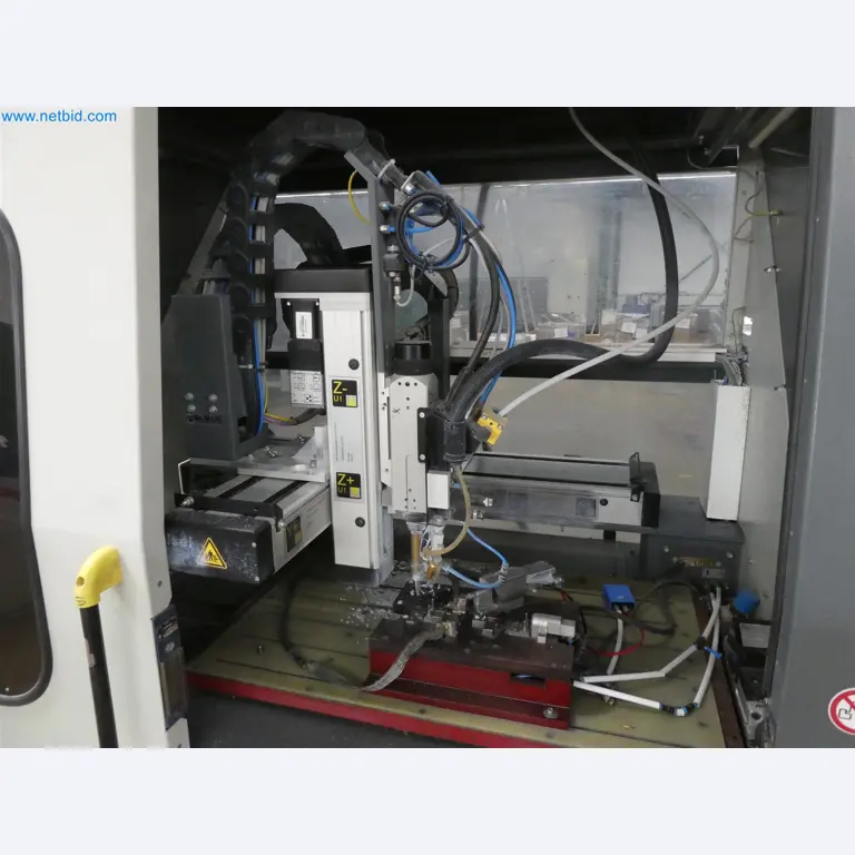 Machines de moulage par injection, machines CNC & lignes d'assemblage pour les éléments chauffants et les composants automobiles-7