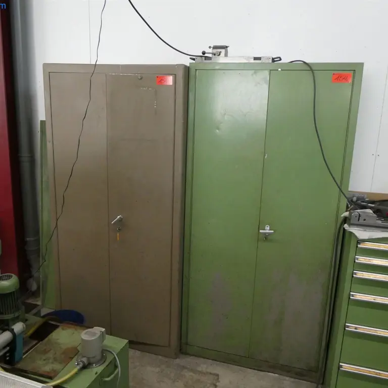 2 Armários em chapa de aço