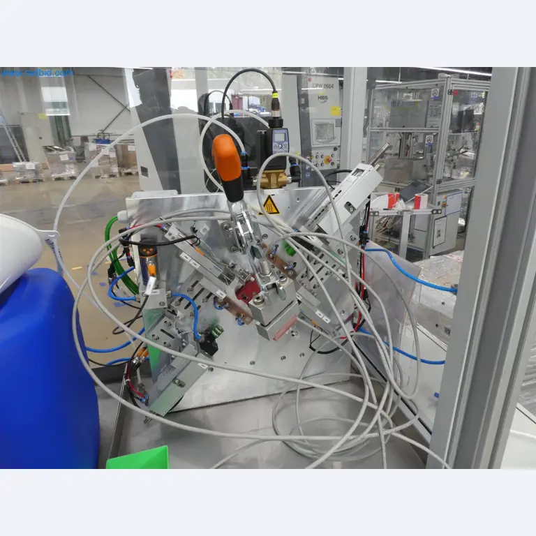 Machines de moulage par injection, machines CNC & lignes d'assemblage pour les éléments chauffants et les composants automobiles-9