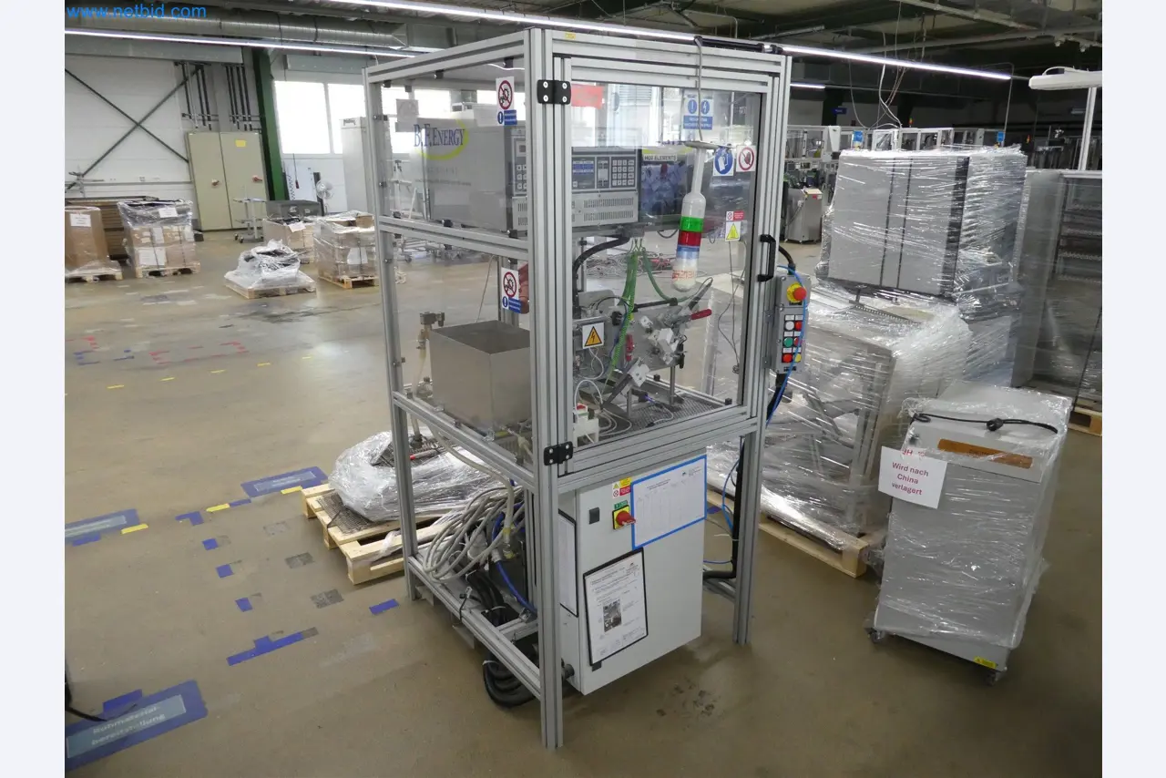 Machines de moulage par injection, machines CNC & lignes d'assemblage pour les éléments chauffants et les composants automobiles-1