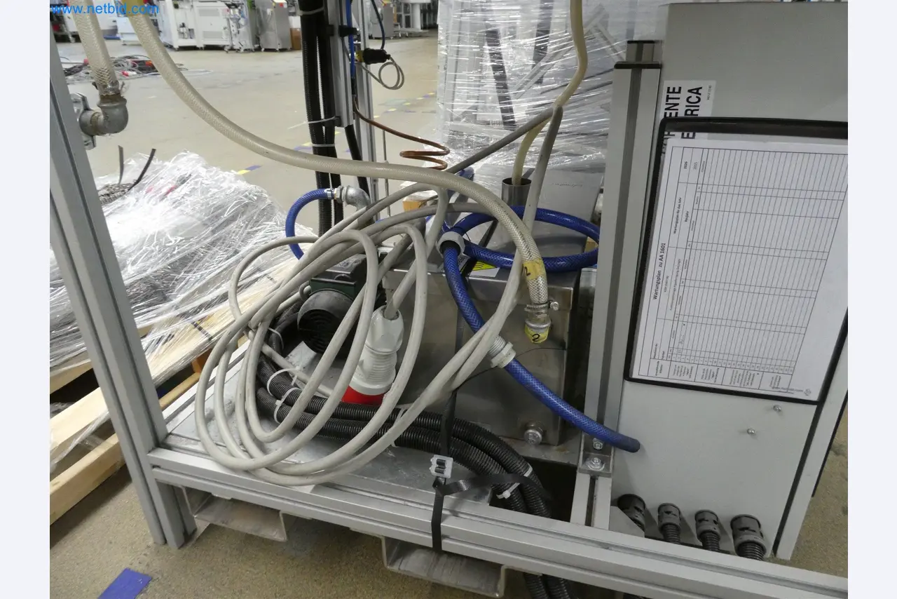 Machines de moulage par injection, machines CNC & lignes d'assemblage pour les éléments chauffants et les composants automobiles-3