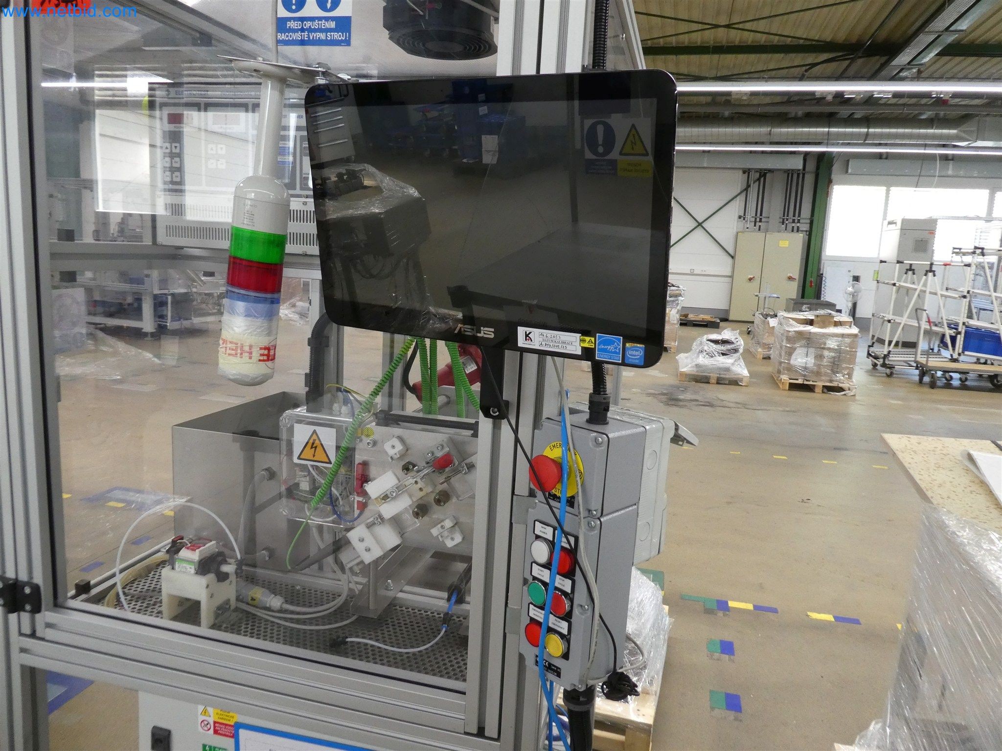 Machines de moulage par injection, machines CNC & lignes d'assemblage pour les éléments chauffants et les composants automobiles-7