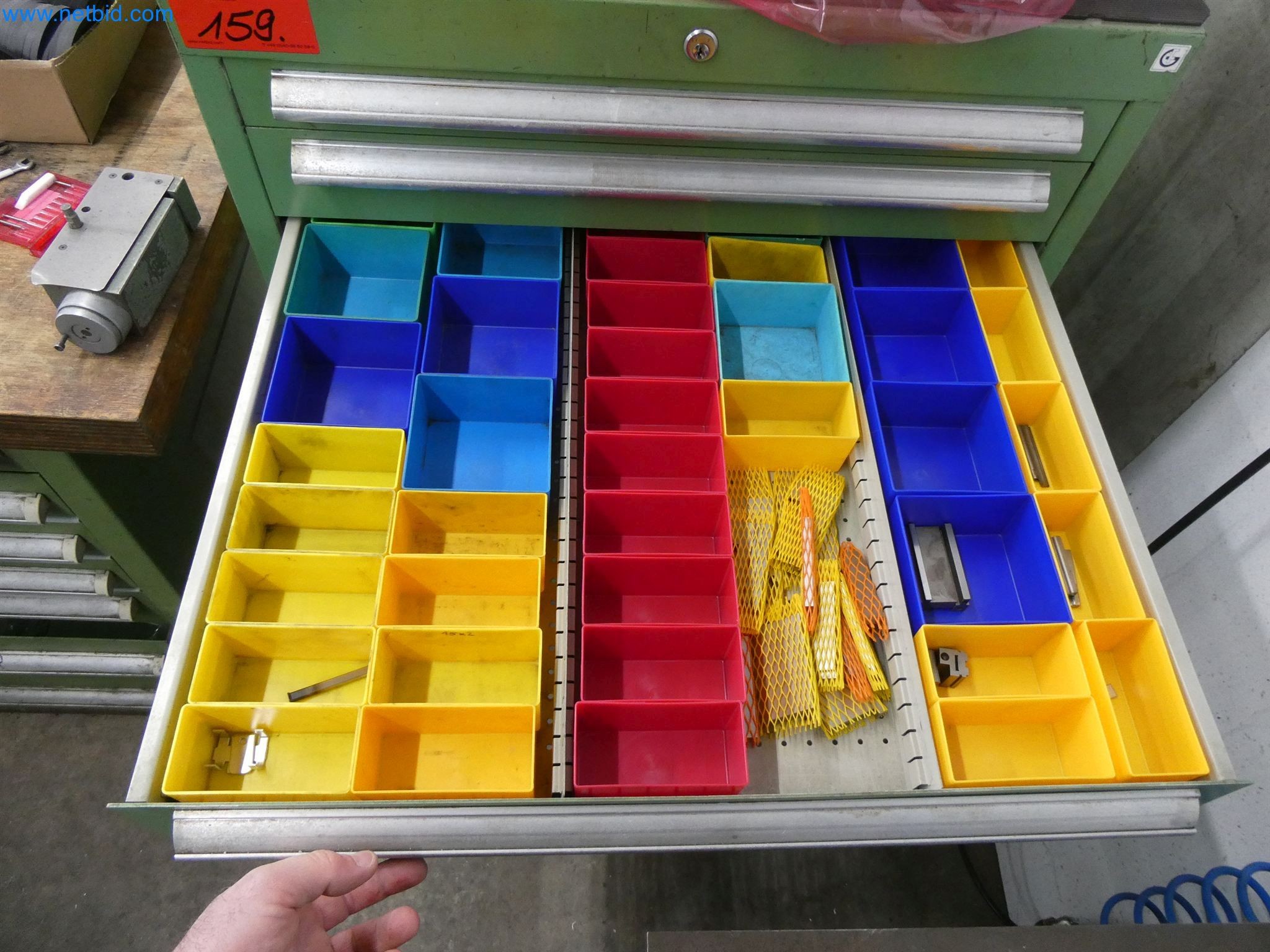 Stroji za brizganje, stroji CNC in montažne linije za grelne elemente in avtomobilske komponente-11