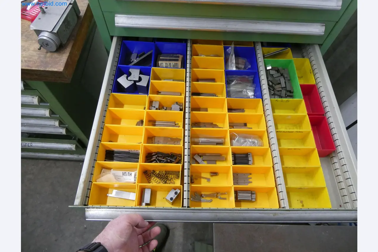 Stroji za brizganje, stroji CNC in montažne linije za grelne elemente in avtomobilske komponente-12