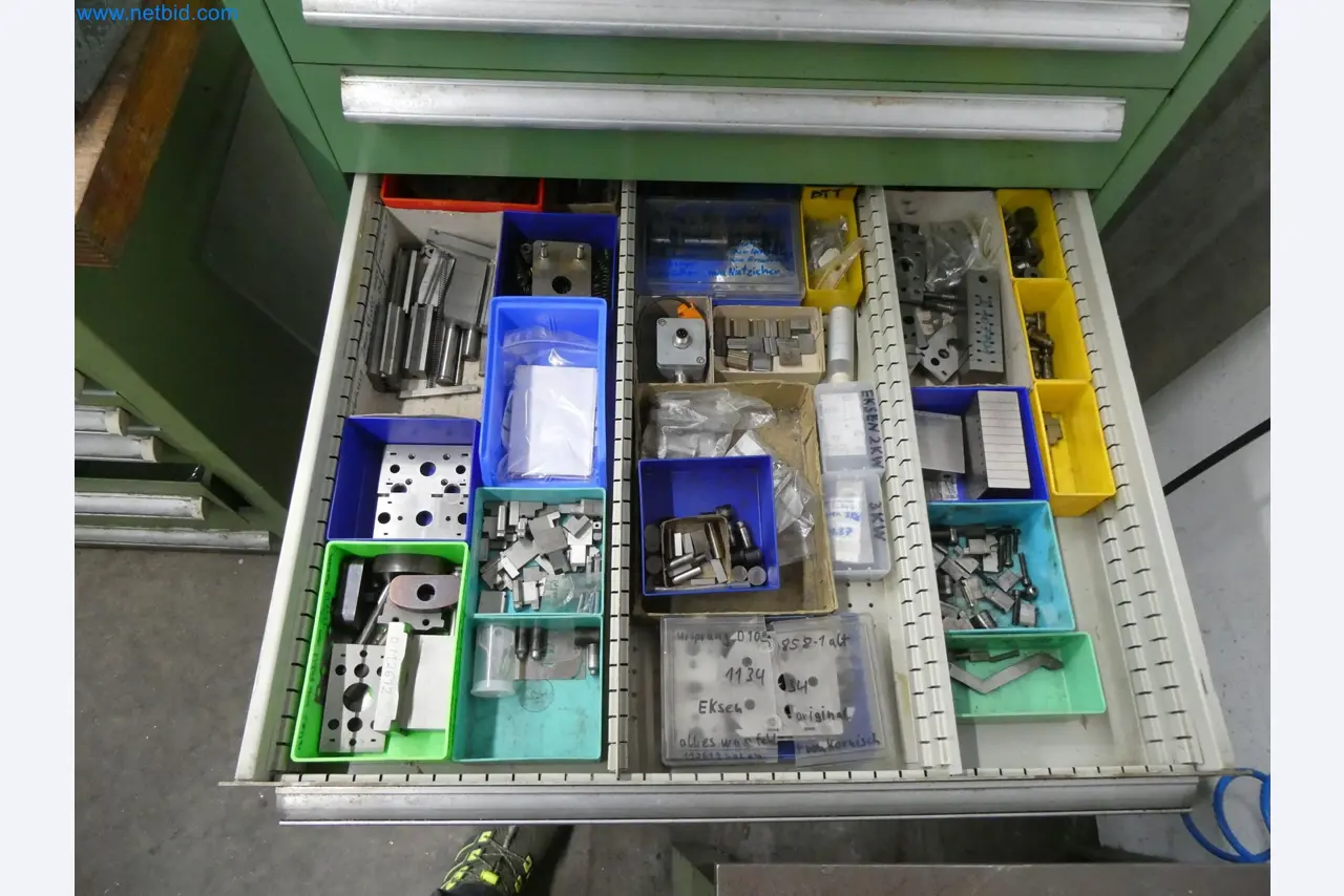 Stroji za brizganje, stroji CNC in montažne linije za grelne elemente in avtomobilske komponente-13