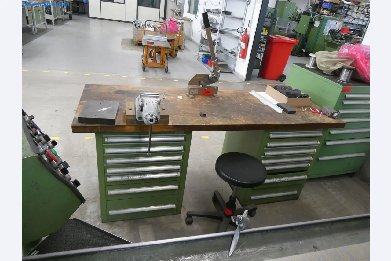 Stroji za brizganje, stroji CNC in montažne linije za grelne elemente in avtomobilske komponente-1