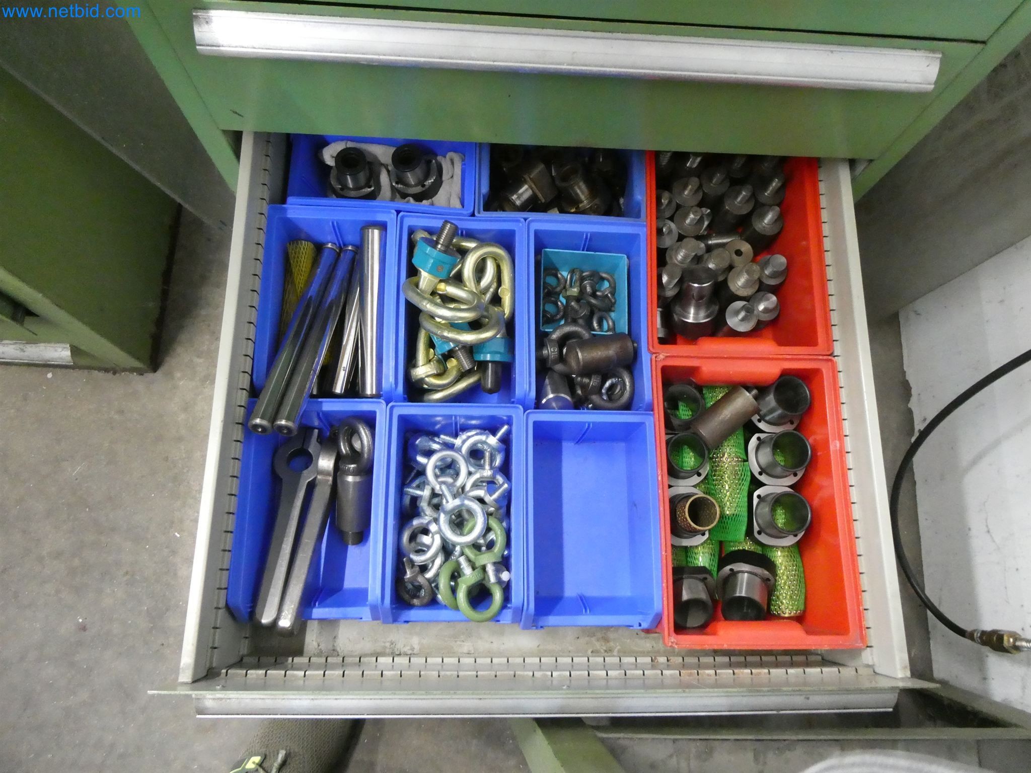 Stroji za brizganje, stroji CNC in montažne linije za grelne elemente in avtomobilske komponente-4