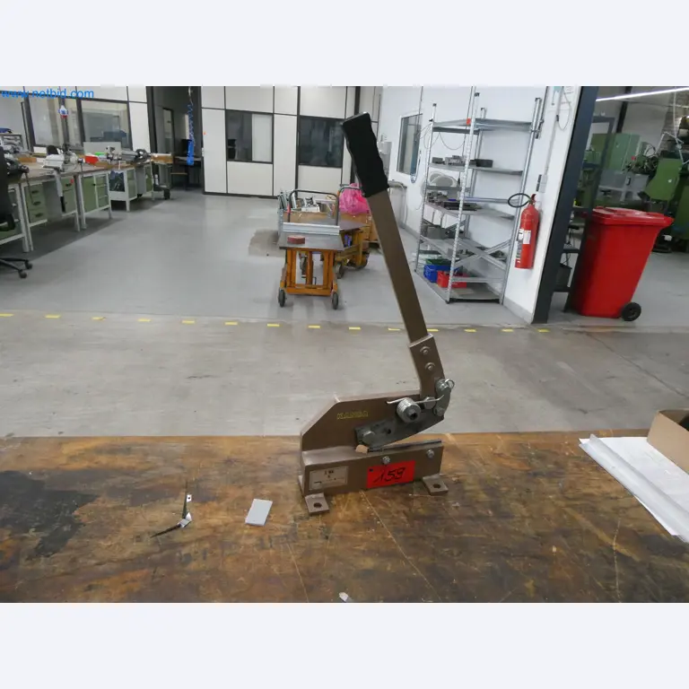 Stroji za brizganje, stroji CNC in montažne linije za grelne elemente in avtomobilske komponente-6