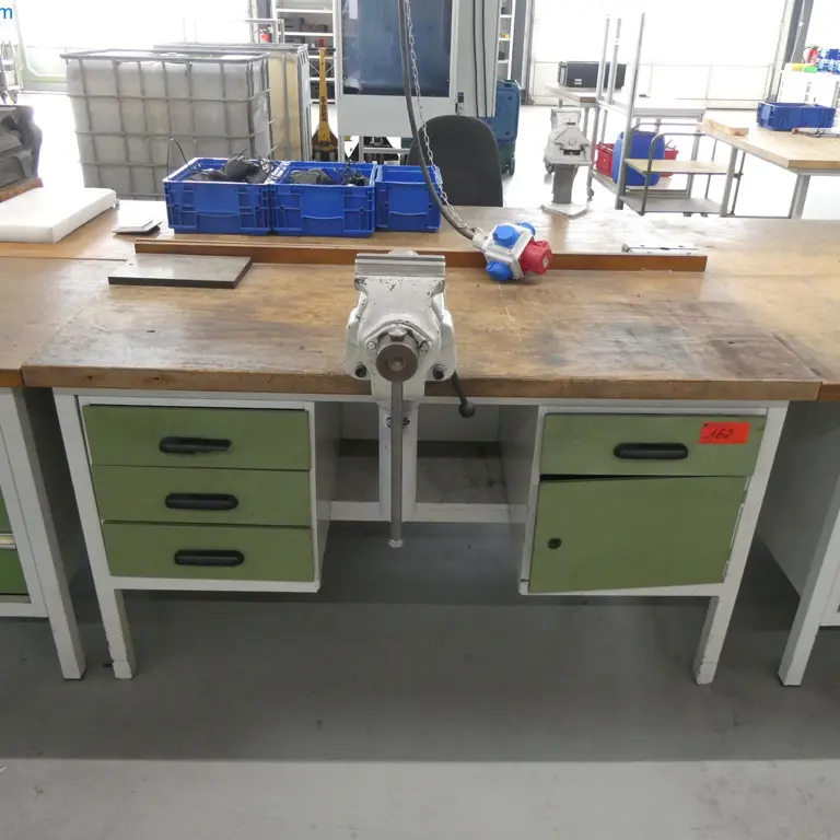 2 Bancadas de trabalho Pfeiffer