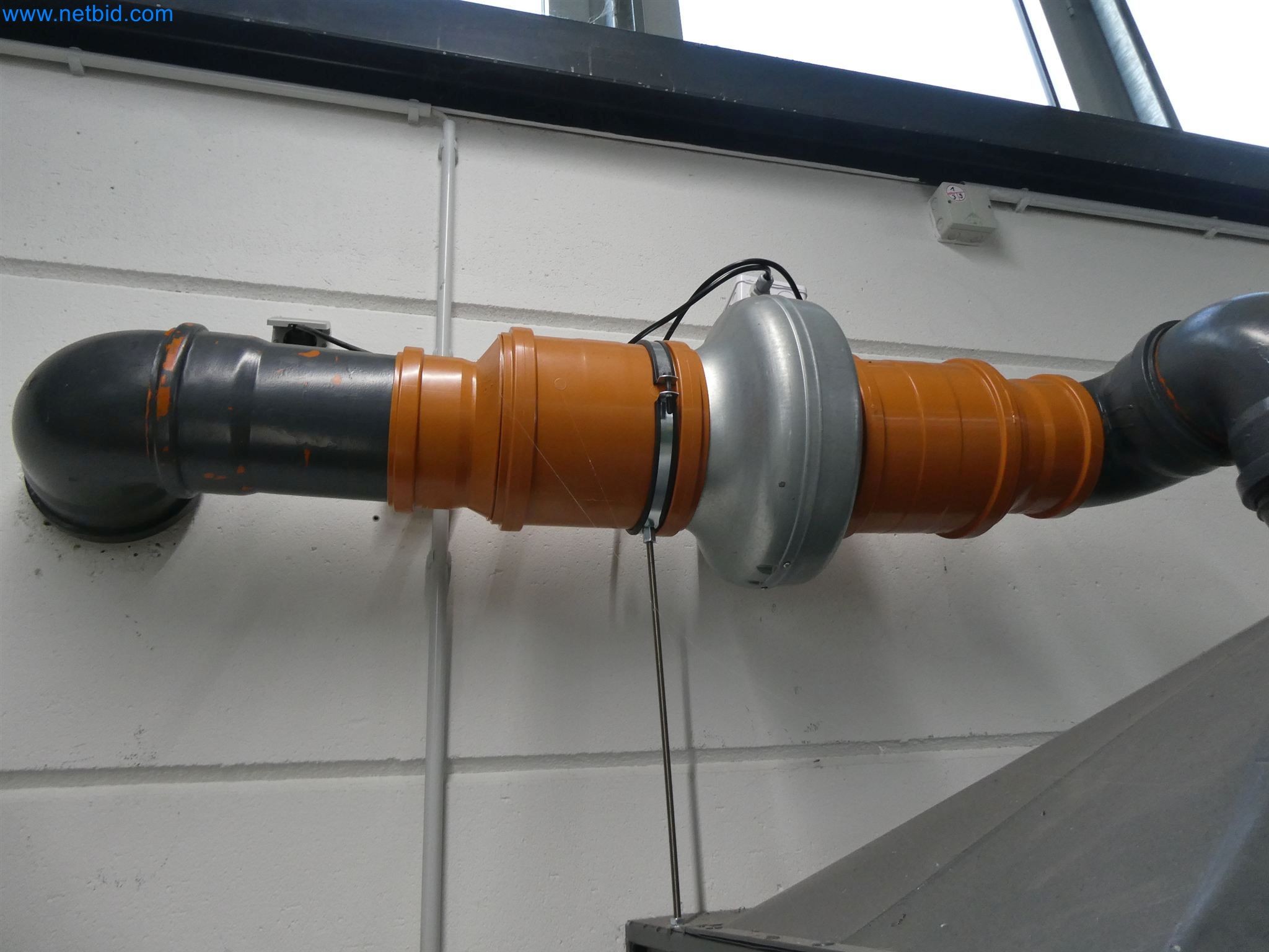 Máquinas de moldeo por inyección, máquinas CNC y líneas de montaje para elementos calefactores y componentes de automoción-4