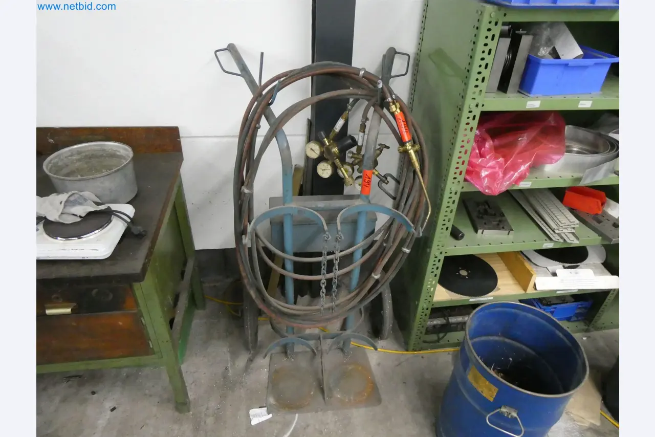 Máquinas de moldeo por inyección, máquinas CNC y líneas de montaje para elementos calefactores y componentes de automoción-1