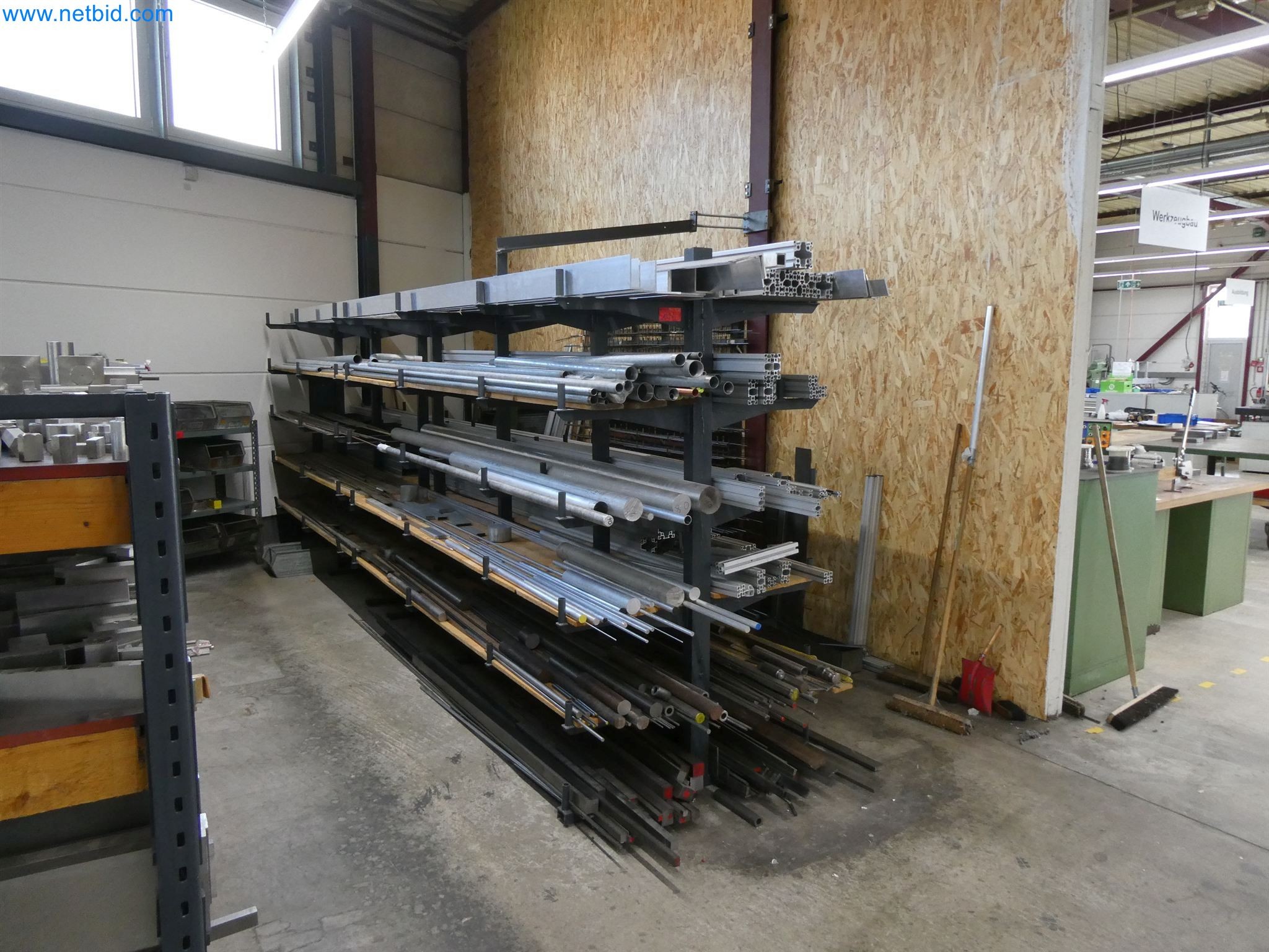 Máquinas de moldeo por inyección, máquinas CNC y líneas de montaje para elementos calefactores y componentes de automoción-1