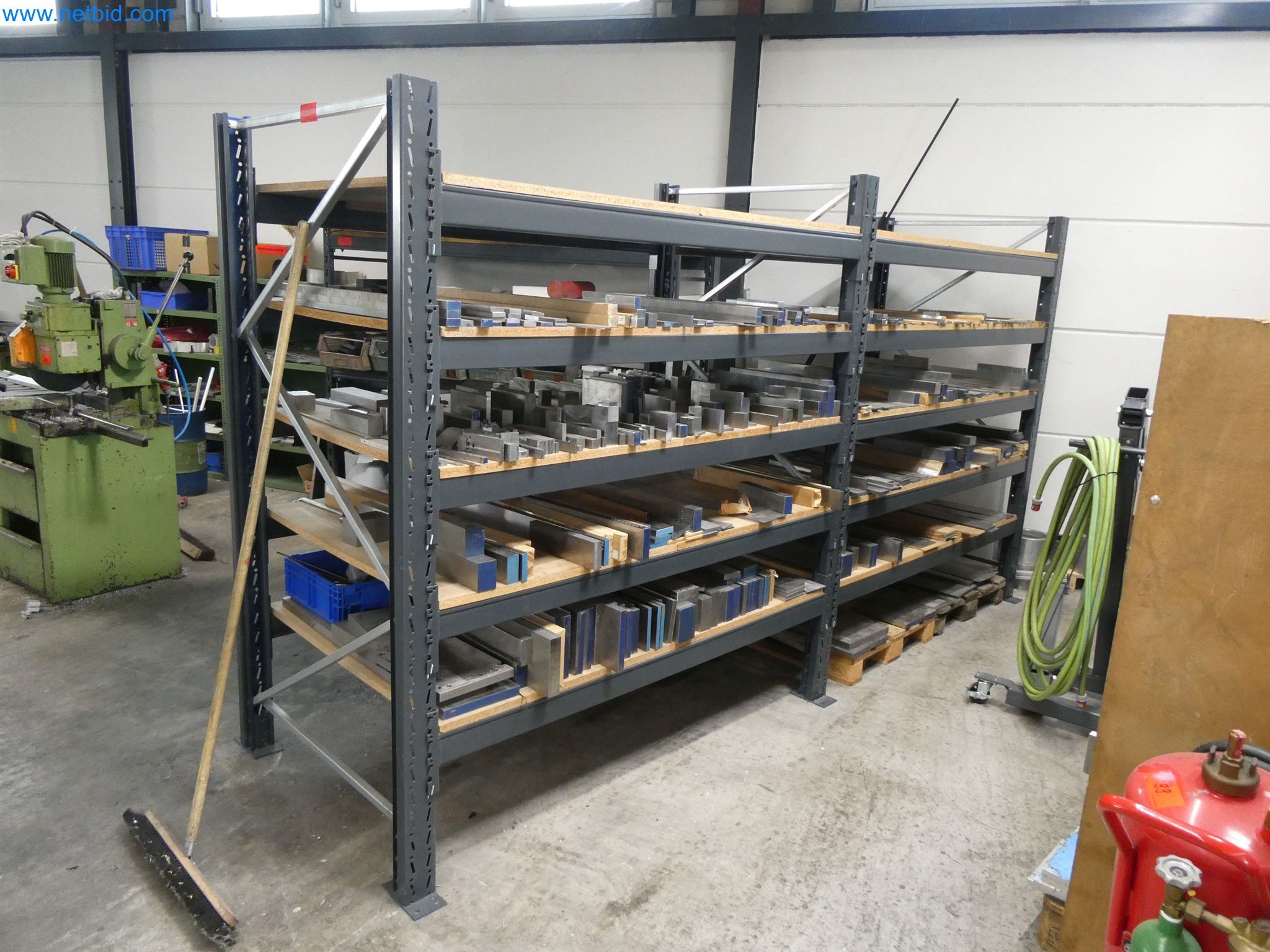 Máquinas de moldeo por inyección, máquinas CNC y líneas de montaje para elementos calefactores y componentes de automoción-4