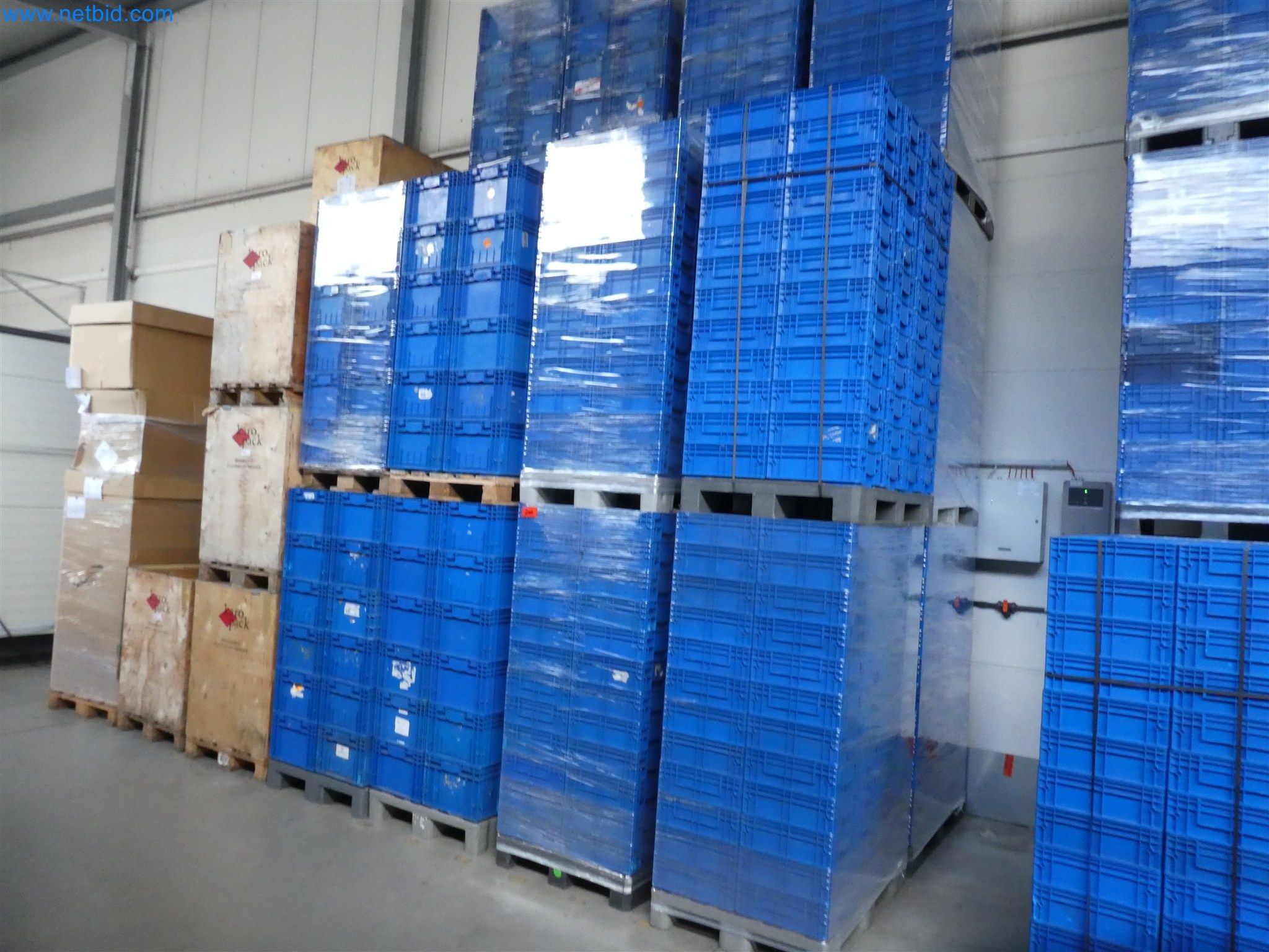 Wtryskarki, maszyny CNC i linie montażowe do elementów grzejnych i części samochodowych-2