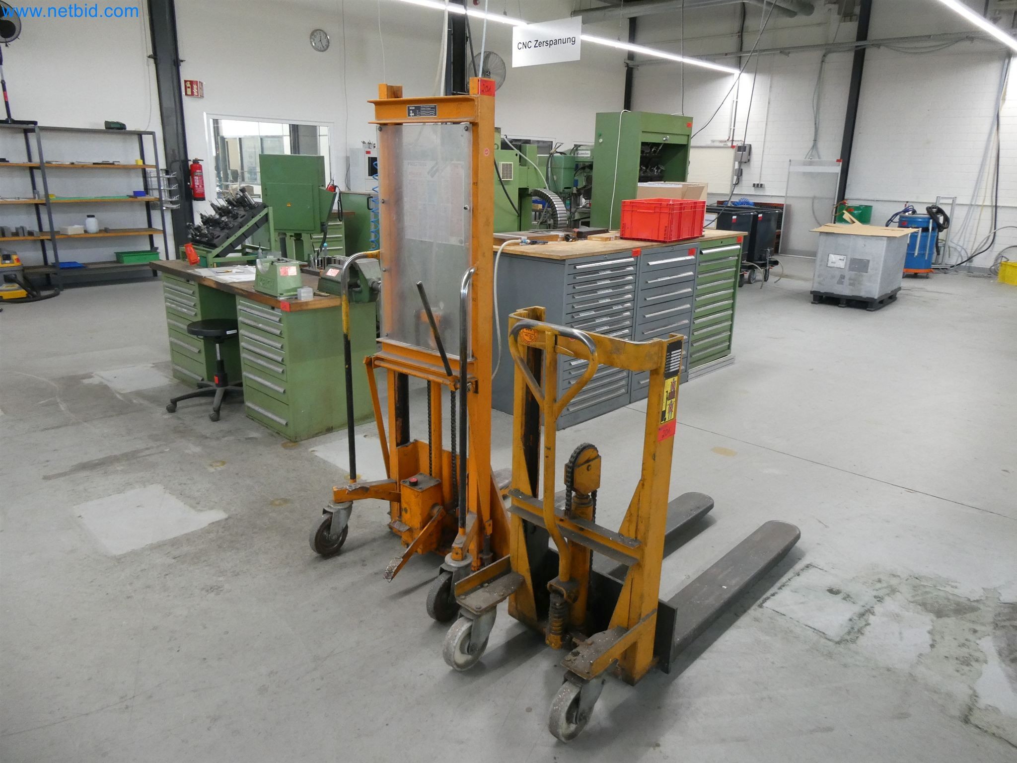 Máquinas de moldeo por inyección, máquinas CNC y líneas de montaje para elementos calefactores y componentes de automoción-1