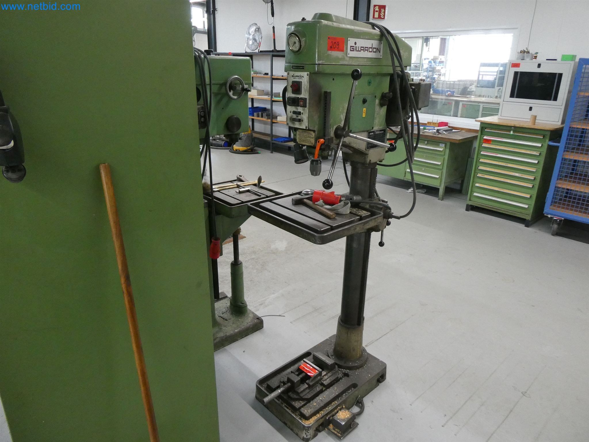 Máquinas de moldeo por inyección, máquinas CNC y líneas de montaje para elementos calefactores y componentes de automoción-1