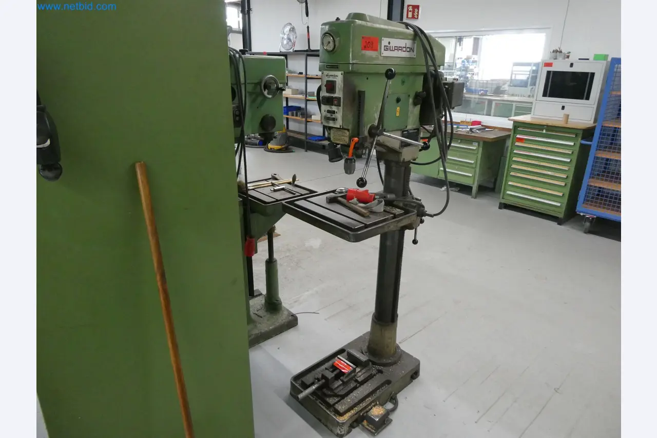 Máquinas de moldeo por inyección, máquinas CNC y líneas de montaje para elementos calefactores y componentes de automoción-1