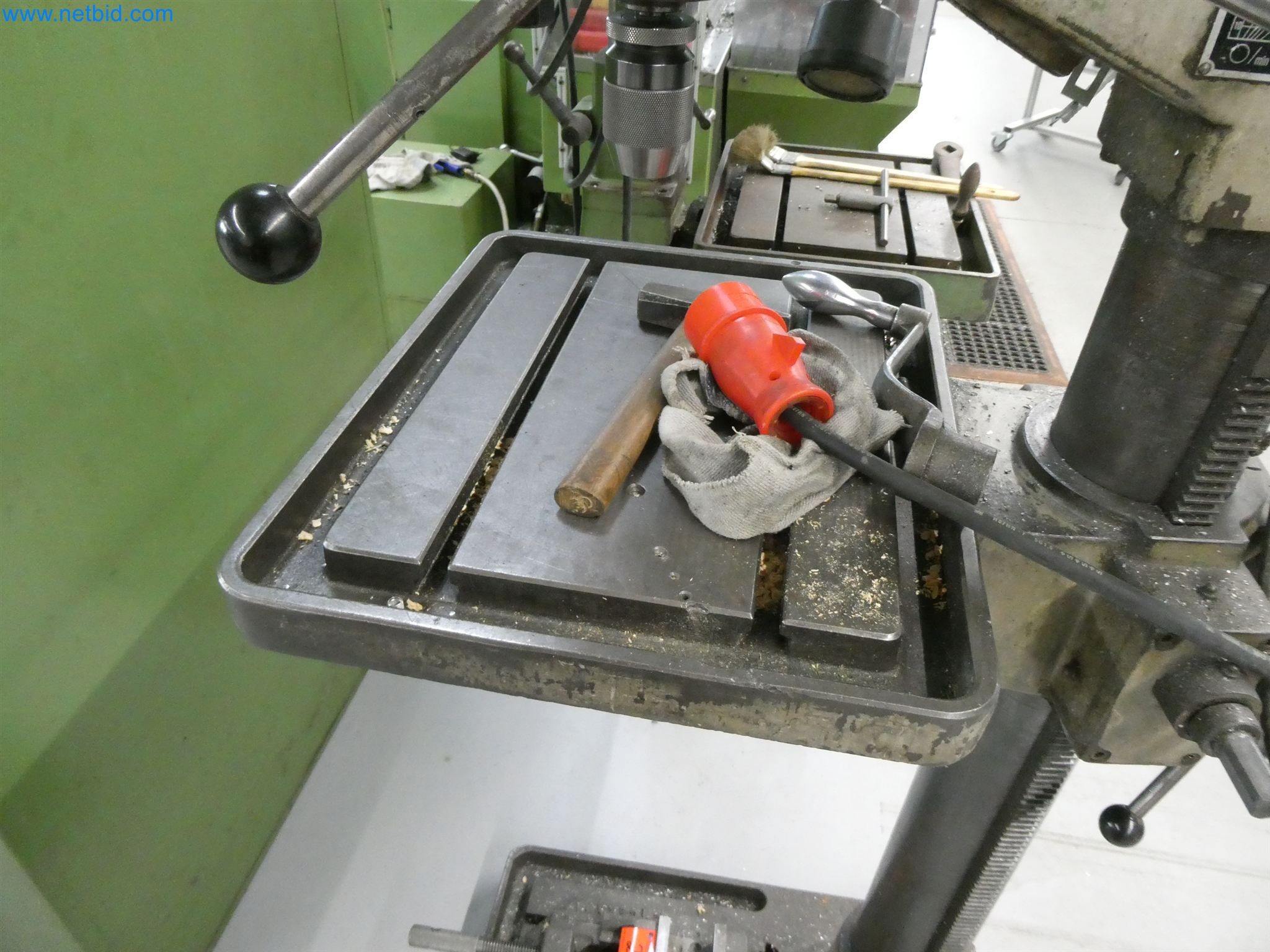 Máquinas de moldeo por inyección, máquinas CNC y líneas de montaje para elementos calefactores y componentes de automoción-3