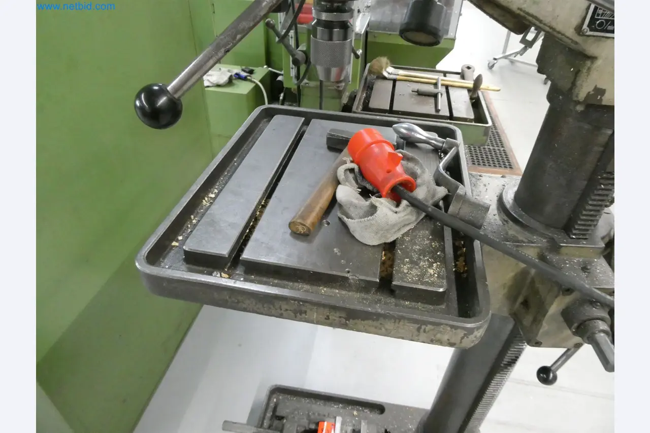 Máquinas de moldeo por inyección, máquinas CNC y líneas de montaje para elementos calefactores y componentes de automoción-3