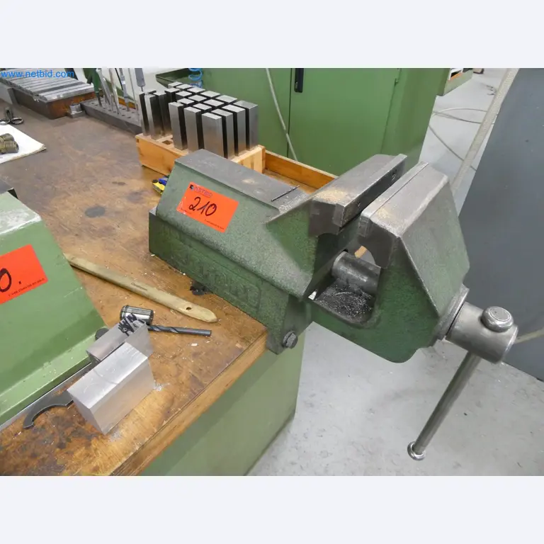 Máquinas de moldeo por inyección, máquinas CNC y líneas de montaje para elementos calefactores y componentes de automoción-10