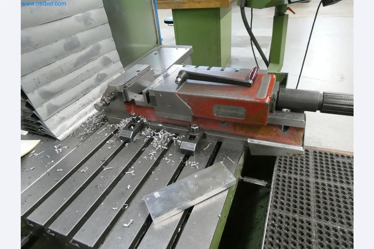 Máquinas de moldeo por inyección, máquinas CNC y líneas de montaje para elementos calefactores y componentes de automoción-3